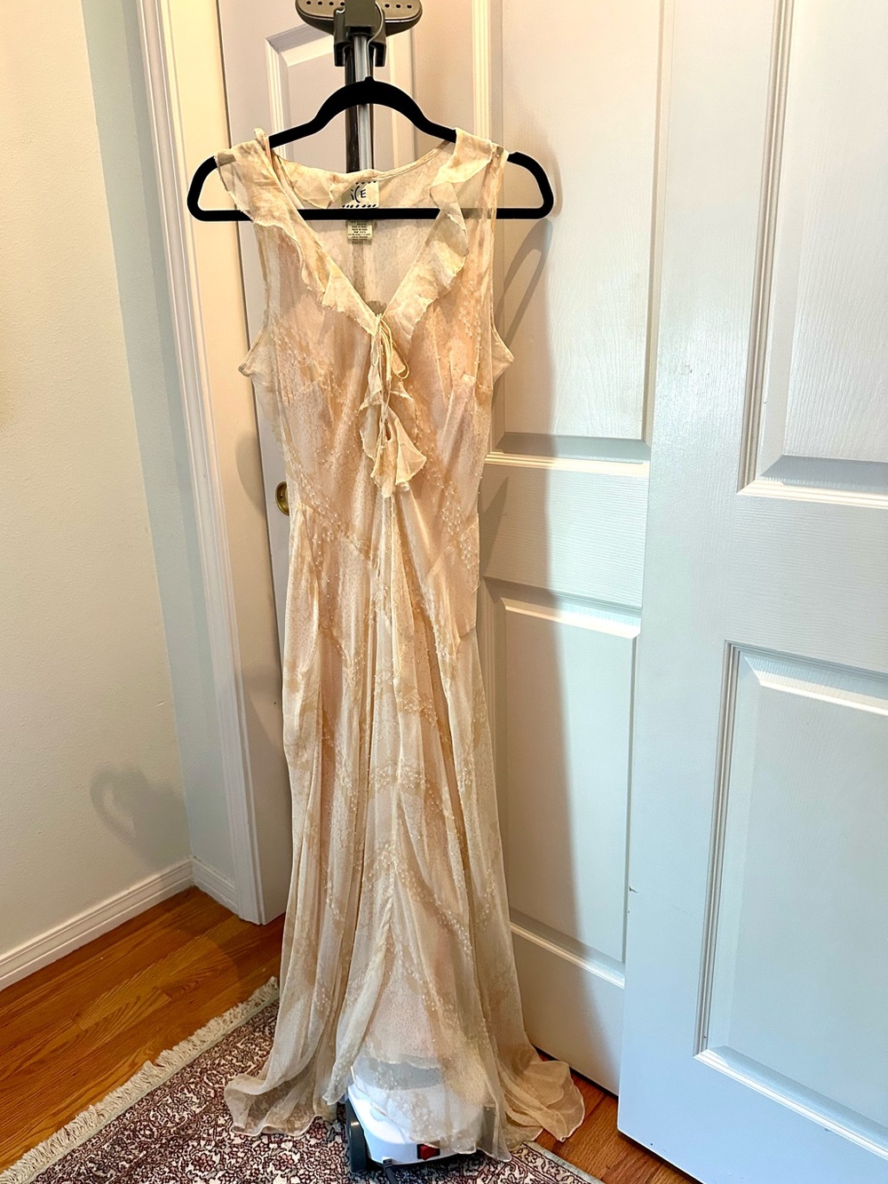 Vintage beaded ICE Brand Cream Ruffled V-Neck Maxi Mermaid Dress. Silk.